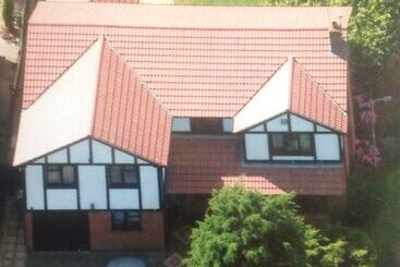 The Cedars House B&b