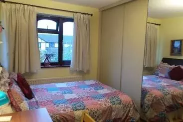 The Cedars House B&b