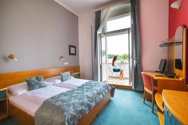 فندق Coop Krivan