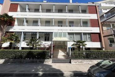 پانسیون Villa Corallo