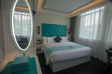 Xana Hotelle Huizhou Big World