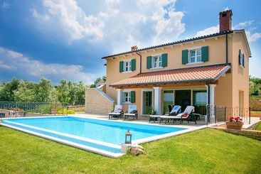 茅舍 Luxury Villa With Private Pool And Panoramic View, Near Sveti Lovrec