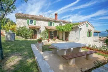 Casa Rurale Unique Villa For Up To 8 Persons, With Pool, Hot Tub & Beautiful Garden