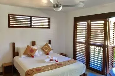 هتل Tanna Evergreen Resort & Tours