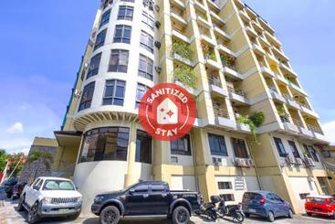 Hotel Oyo 794 Regatta Residences