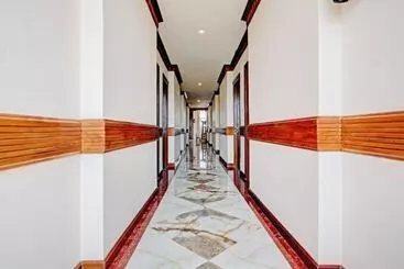 Hotel Capital O 90428 Remington