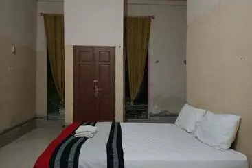 Hotel Oyo 90441 Kuntawa Guesthouse