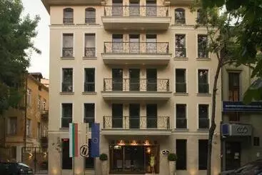 בית מלון כפרי Famous House