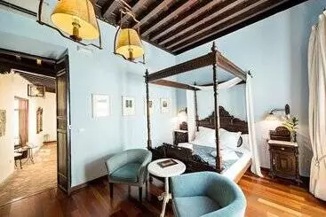 هتل Palacio De Mariana Pineda