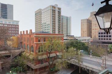 فندق Valencia Riverwalk