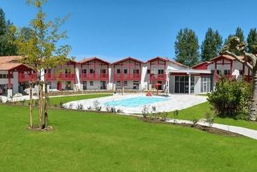 Aparthotel Residence Nemea Le Domaine D Uhaina