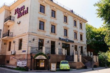 هتل Plaza