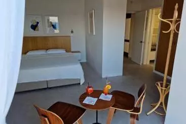 Hotel Y & P Latchi