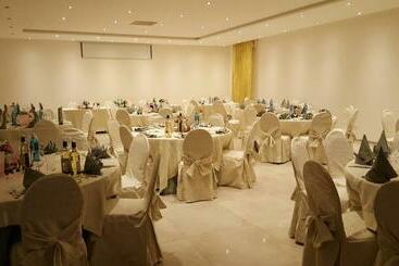 Hotelli Amalfi Buttenwiesen