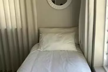 Hotelli Melkbos Holiday Accommodation