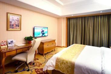 Hotel Vienna Shanghai Meilanhu Metro Station