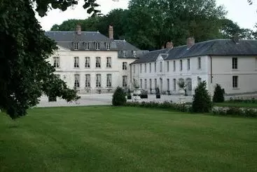 Aamiaismajoitus (B&B) Château De Maudetour