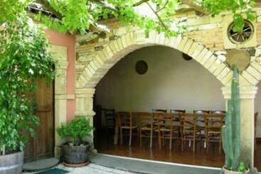 בית מלון כפרי Agriturismo Il Melograno