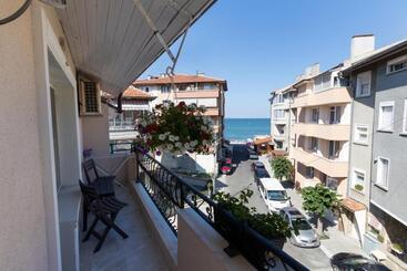 Pensão Tiffany Boutique Suits Pomorie