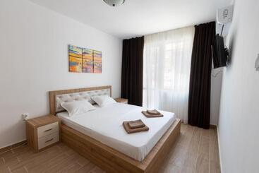 پانسیون Tiffany Boutique Suits Pomorie