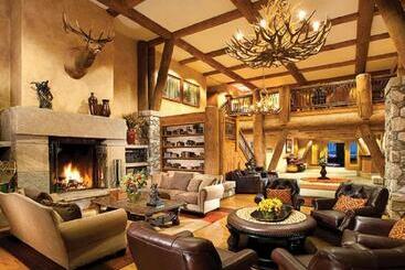 Отель Elkhorn Lodge