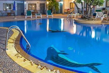 Resort S Lodge Pattaya Formally Sabai Lodge