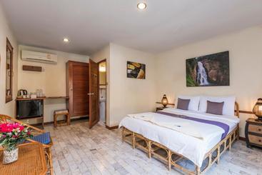 Отель Eco Valley Lodge