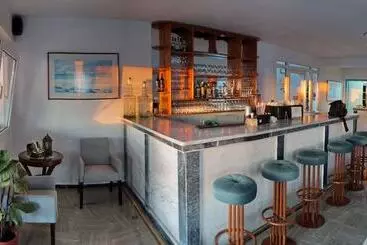 Akti Hotel & Apartments