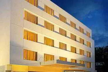 فندق Deccan Rendezvous