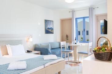 בית מלון כפרי Porto Galini Seaside Resort & Spa