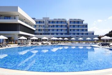 בית מלון כפרי Tezmadra