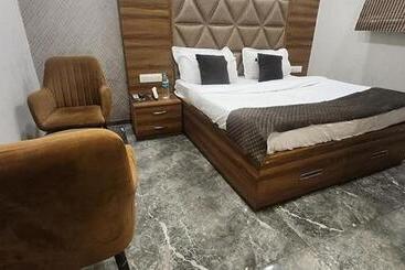 هتل Fabexpress Royal Mg