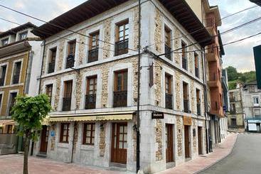 Отель Piloñés