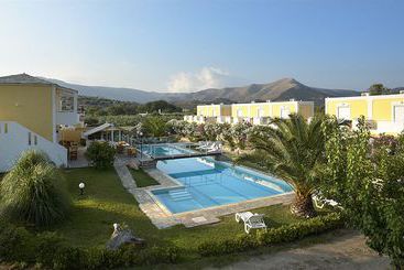 DeAngelo Apartment Hotel