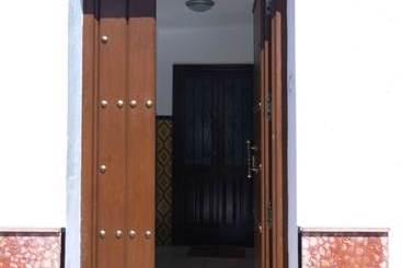 کلبه Casa Rústica En El Centro De Ronda