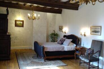 민박 Chateau De Balsac