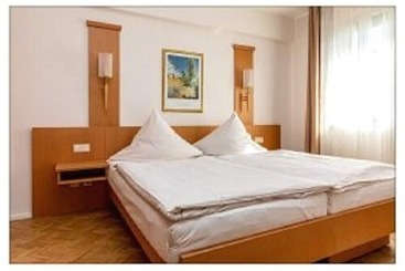 Отель Zum Kleinen Reichstag