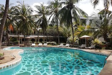 Aquarius Club International Resort