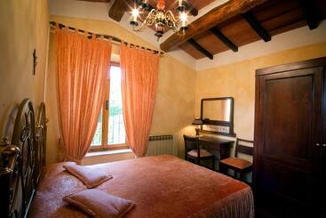 ホテル Agriturismo Podere Poggiarone