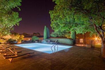 هتل Le Jas De Gordes