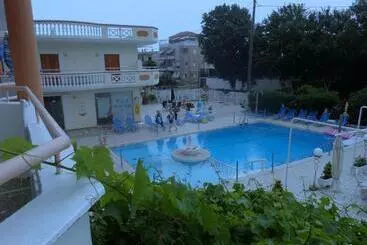 בית מלון כפרי Sun City