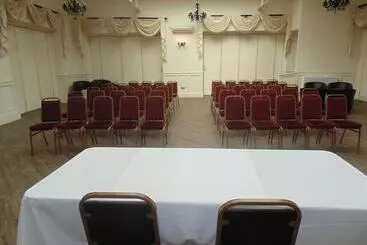 De Rougemont Manor Hotel & Suites