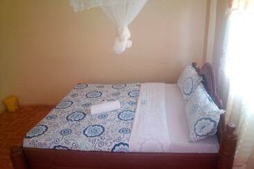 هتل Spanish Restaurant And Lodge Gilgil