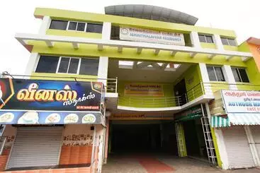 Hotelli Spot On 60738 Senaithalaivar Residency