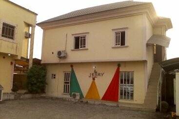 پانسیون Jerry Cedarwood Guest House