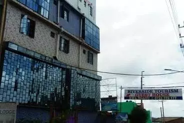 پانسیون Riverside Tourism Guest House