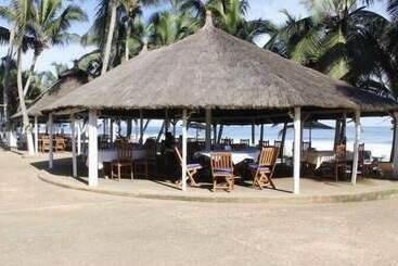 هتل Hôtel Bassam Plage