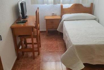 膳宿费 Los Príncipes