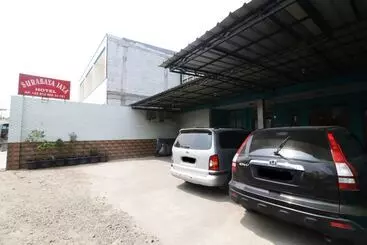 Pensão Surabaya Jaya Bandara Soetta