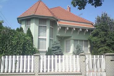 Pensjonat Center Apartmanház